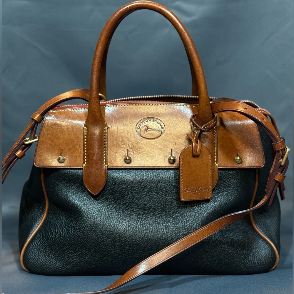 Dooney & Bourke Wilson pebble leather satchel(black/tan)